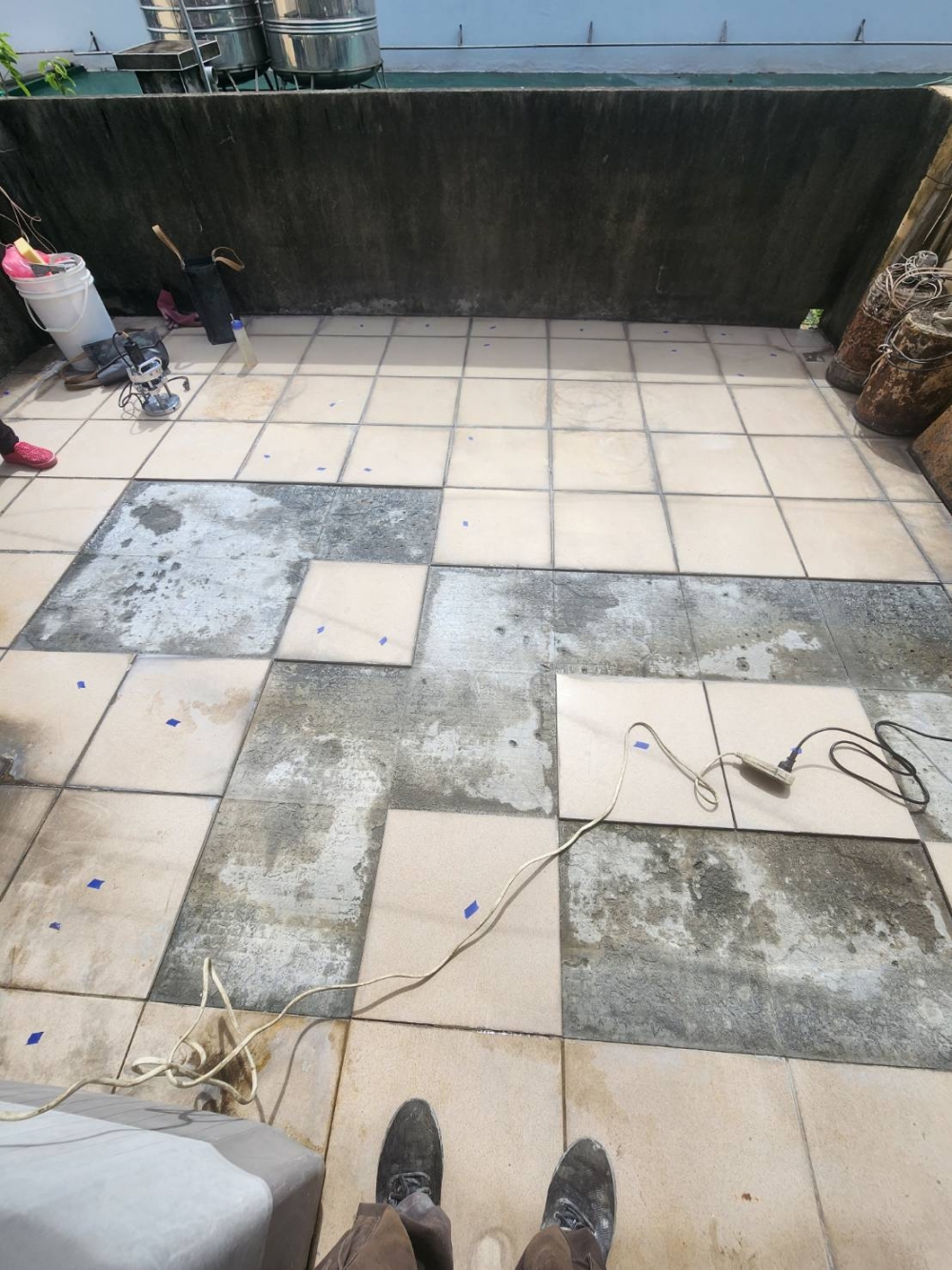 43359.jpg 地磚隆起